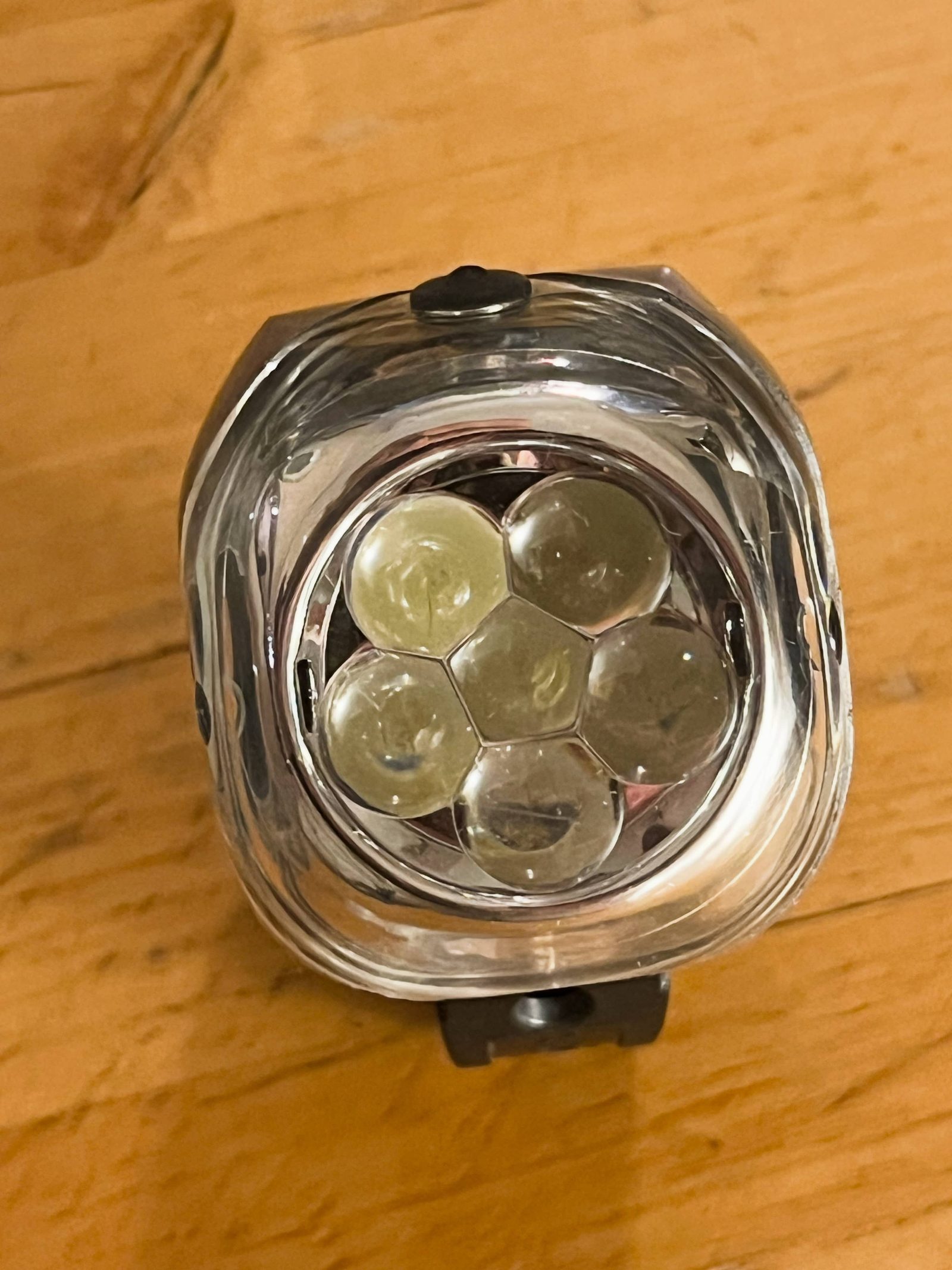 Serfas SHL-01, 6 LED front bicycle light — photo 2