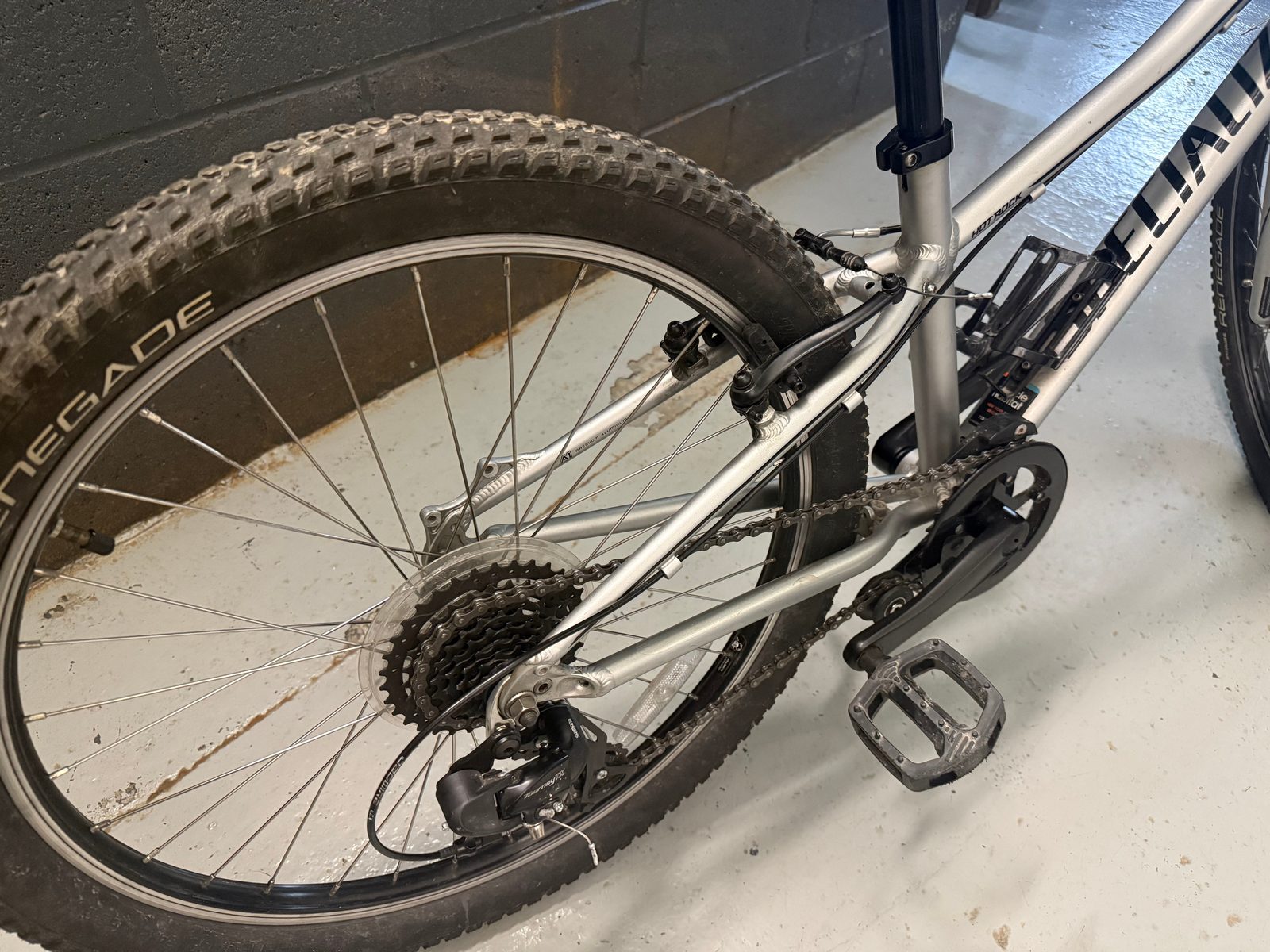 Specialized Hotrock 24” Kids Bike — photo 3