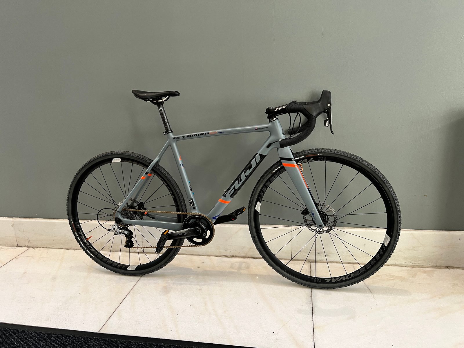 Complete 2018 Fuji Altamira CX Carbon 52cm — photo 2